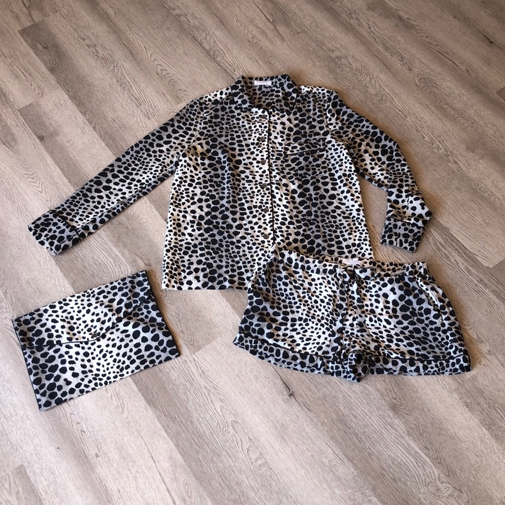 Equipment silk leopard print Pjs Sz M
